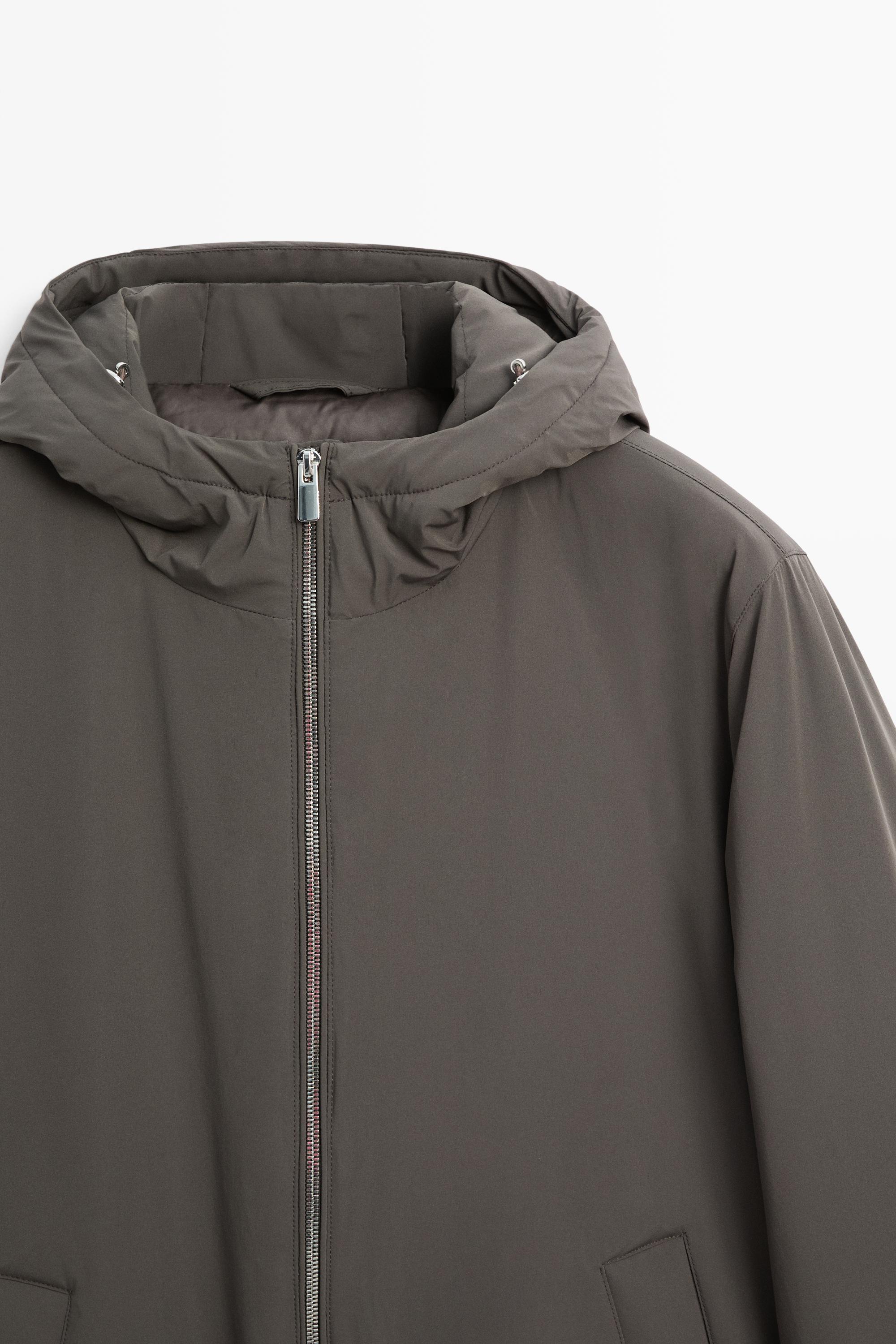 Lightweight hooded down jacket